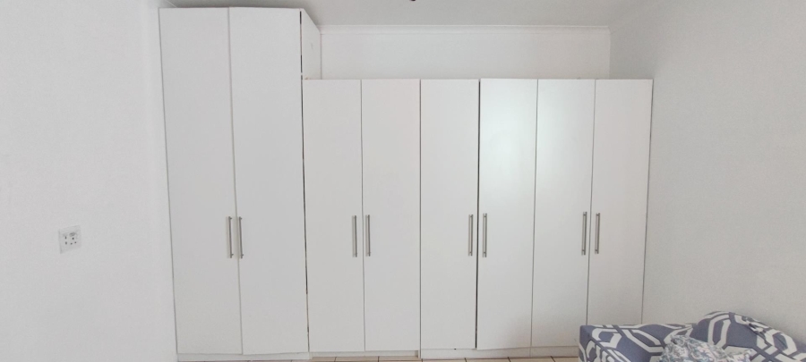 5 Bedroom Property for Sale in Franskraal Western Cape